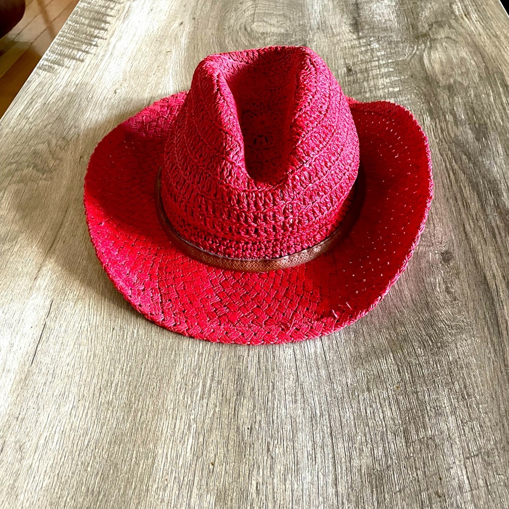 RED STRAW COWBOY HAT.